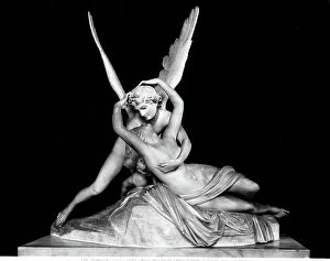 Images Dated 4th April 2012: Cupid kissing Psyche, work by Antonio Canova preserved in the Louvre Museum, Paris