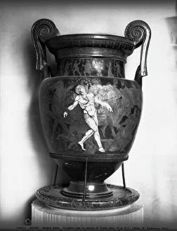 Images Dated 25th October 2011: The death of Thalos (or Talos), crater vase, painter of Talos, the National Archaeological Museum