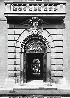 Images Dated 31st March 2010: The door of the Medici House, in Florence
