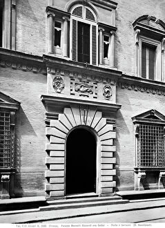 Images Dated 30th October 2009: Front door to of Palazzo Budini Gattai, ex Grifoni, ex Riccardi-Mannelli, Florence