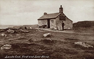 Images Dated 28th April 2011: England, isolated house