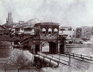 Images Dated 30th November 2011: An entrance gate to the city of Bombay, India