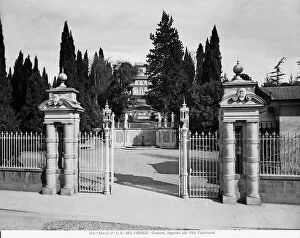 Images Dated 16th September 2011: Entrance gate to the Villa Fabbricotti in Florence