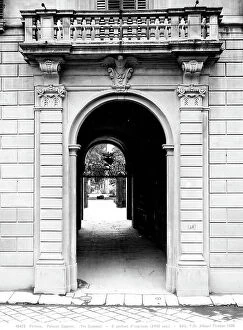 Images Dated 29th November 2007: Entrance to Palazzo Capponi all'Annunziata, Florence