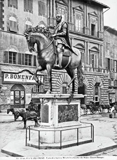 Images Dated 7th December 2012: Equestrian monument to Cosimo I, by Giambologna, located in the Piazza della Signoria, Florence