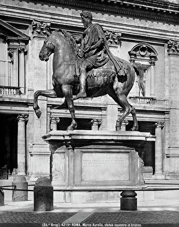 Images Dated 22nd December 2010: Equestrian statue of Marcus Aurelius seen in profile. Piazza del Campidoglio