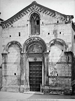 Images Dated 18th April 2012: The faade of the Church of San Giulia, Lucca. The faade is embellished with three arcades