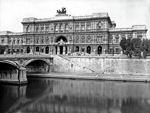 Images Dated 24th April 2012: Faade, facing the Tiber, of the Palace of Justice in Rome