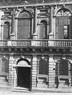 Images Dated 16th April 2010: Detail of the faade of Palazzo Bevilacqua, Verona