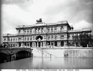Images Dated 10th January 2012: Faade, towards the Tiber River, of the Palazzo di Giustizia, Rome