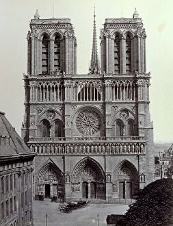 Images Dated 31st March 2010: The facade of the cathedral of Notre Dame, in Paris, and the area in front of the church