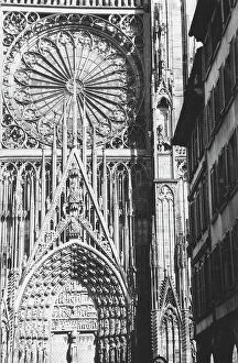 Images Dated 9th May 2003: Detail of the facade of the Cathedral of Notre-Dame in Strasbourg