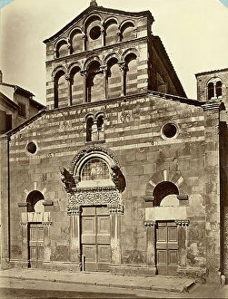 Images Dated 7th April 2010: The facade of a church, Padua