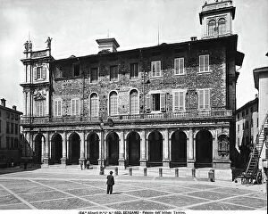 Images Dated 28th December 2012: Facade of the Palazzo del Podest in Bergamo