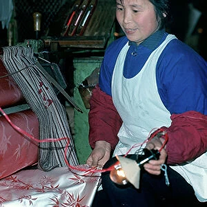 Images Dated 23rd October 2009: Factory workers in the district of Huang-Tcheu