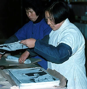 Images Dated 23rd October 2009: Factory workers in the Huang-Tcheu district