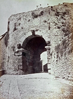 Images Dated 3rd November 2010: The famous Porta dell'Arco in Volterra