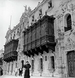 Images Dated 15th March 2011: The famous Spanish-style balconies of the Arch Bishop's Palace in Lima, Peru
