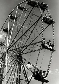 Images Dated 24th May 2011: Ferris wheel in an amusement park