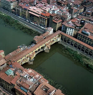 Images Dated 28th August 2009: Florence: the Arno and the Ponte Vecchio