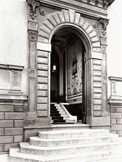 Images Dated 15th February 2008: Florentine palace doorway