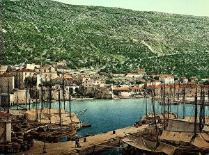 Images Dated 14th April 2011: Foreshortened view of Dubrovnik's (Ragusa)harbour