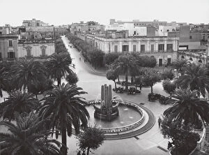 Images Dated 17th September 2003: Fountain of Anchors in Piazza Cairoli in Brindisi