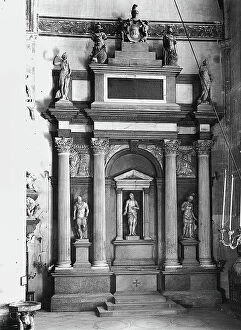 Images Dated 9th April 2010: Fregoso Altar, Church of S. Anastasia, Verona