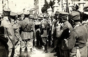 Images Dated 11th May 2011: Gabriele D'Annunzio talks with a group of officers during the occupation of Fiume by part of