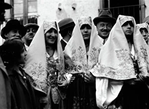 Images Dated 13th December 2012: Girls with costumes of Piana dei Greci (today Piana degli Albanesi), Palermo