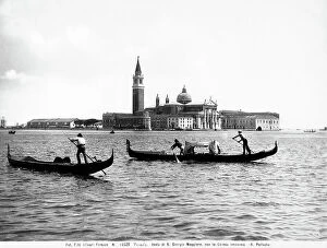Images Dated 21st April 2008: Two gondolas in the Venice lagoon. In the background, the Island of San Giorgio Maggiore