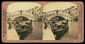 Images Dated 3rd February 2011: Gondoliers on the Grand Canal in front of the Rialto Bridge in Venice; Stereoscopic photograph