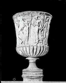 Images Dated 8th May 2007: Greek vase located in Pisa's Camposanto Cemetery