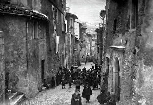 Images Dated 24th April 2009: Group of children on the streets of Scanno