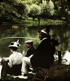 Images Dated 4th August 2009: Group of friends fishing at Montigny