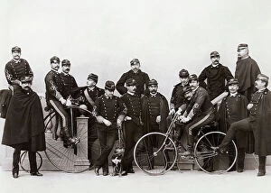 Images Dated 8th February 2011: Group photograph of 'bersagliere' officers, 11th batallion; some are sitting on bicycles