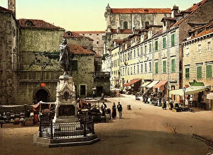 Images Dated 14th April 2011: Gundulic Square in Dubrovnik(Ragusa)