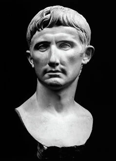 Images Dated 1st April 2009: Head of Julius Caesar from Arsinoe in Egypt; the work is in the Museum Ny Carlberg Glyptotek of