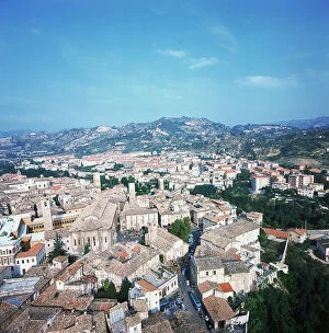 Images Dated 23rd January 2007: Historic center of Ascoli Piceno