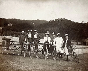 Images Dated 27th December 2010: The image shows a group of men and women, during a trip by bicycle
