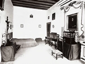 Images Dated 25th February 2008: Institute of the Suore Montalve 'La Quiete': bedroom