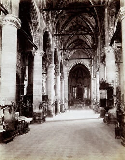 Images Dated 21st July 2009: Interior of the Church of S. Anastasia, Verona