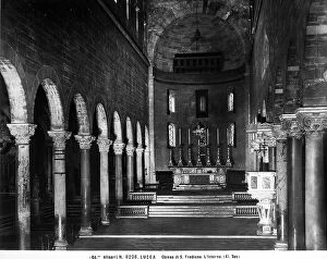 Images Dated 18th April 2012: Interior of the church of St. Frediano, Lucca