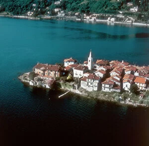 Images Dated 23rd November 2006: Island in Lake Orta