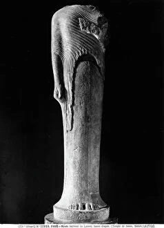 Images Dated 4th April 2012: Kore taken from the sanctuary of Hera, Samos, work preserved in the Louvre, Paris