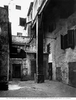 Images Dated 31st March 2010: 'La Cortaccia' or Piazza del Macello, in the old Jewish ghetto of Florence