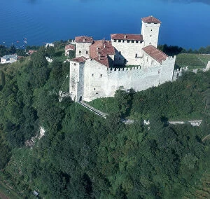 Images Dated 22nd November 2006: Lake Maggiore: Fortress of Angera