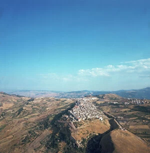 Images Dated 3rd July 2007: Landscape surrounding the town of Tricarico