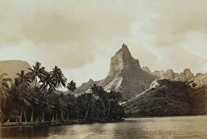Images Dated 5th April 2011: Landscape view of Tahiti