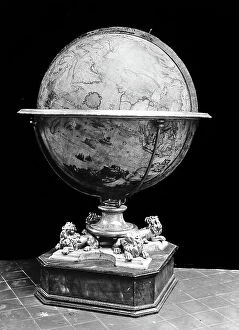 Images Dated 5th April 2012: Large globe from the cosmographer and geographer Vincenzo Maria Coronelli from 1688